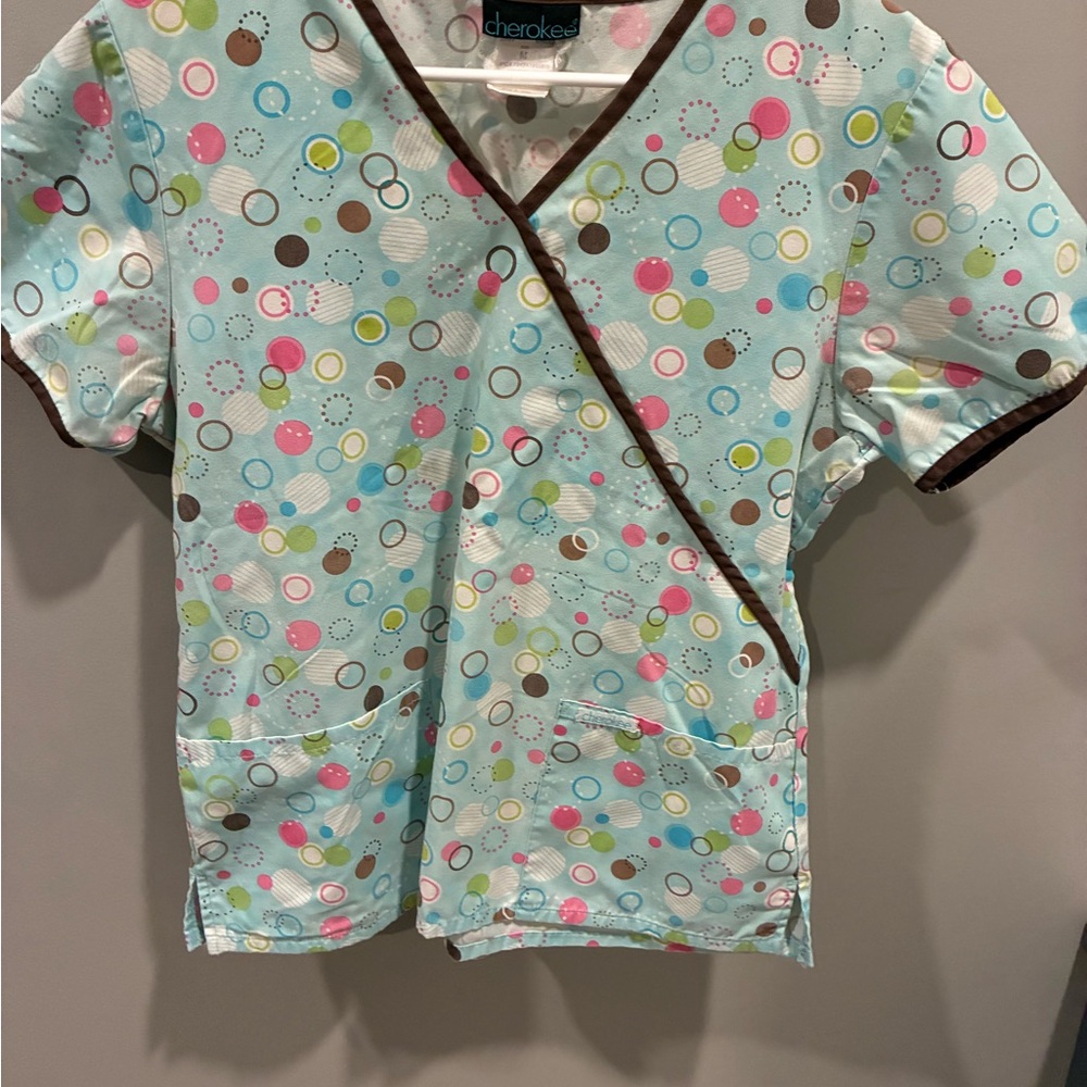 Cherokee Multicolor Bubble Print Scrub Top Women’s Size Medium